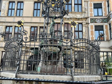 23-09-25 14-00-52 7430